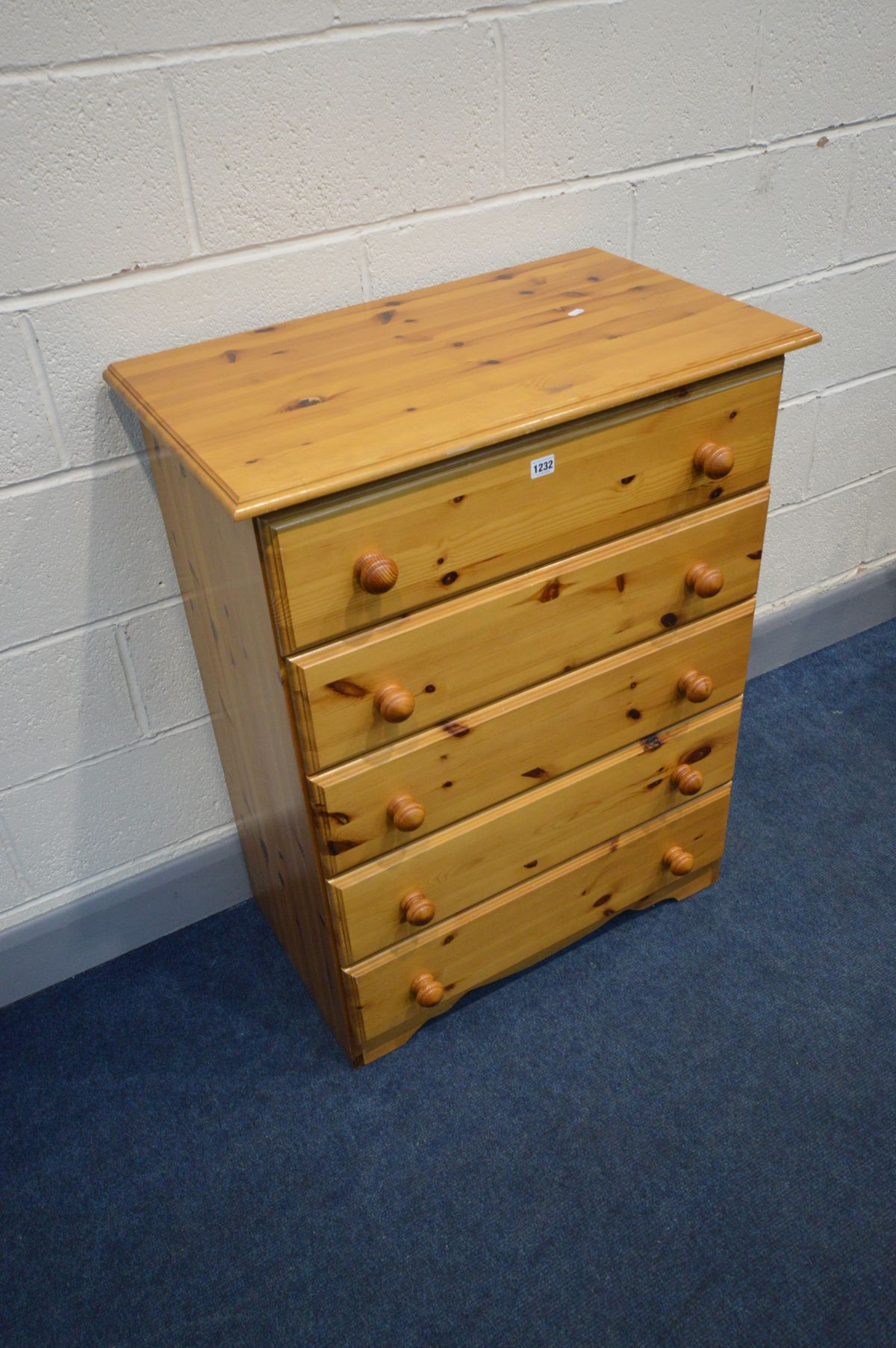 A MODERN PINE CHEST OF FIVE LONG DRAWERS, width 36cm x depth 45cm x height 99cm - Image 2 of 3