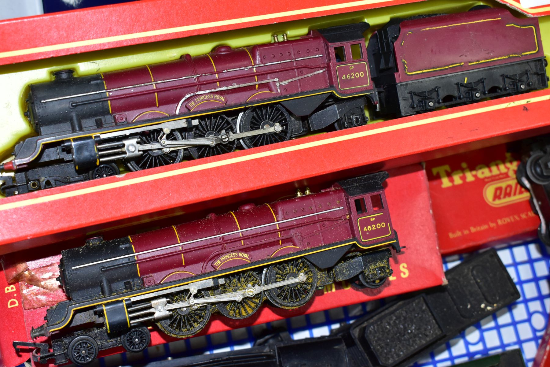 A QUANTITY OF BOXED AND UNBOXED TRI-ANG 00 GAUGE LOCOMOTIVES, assorted Princess class locomotives to - Image 2 of 5