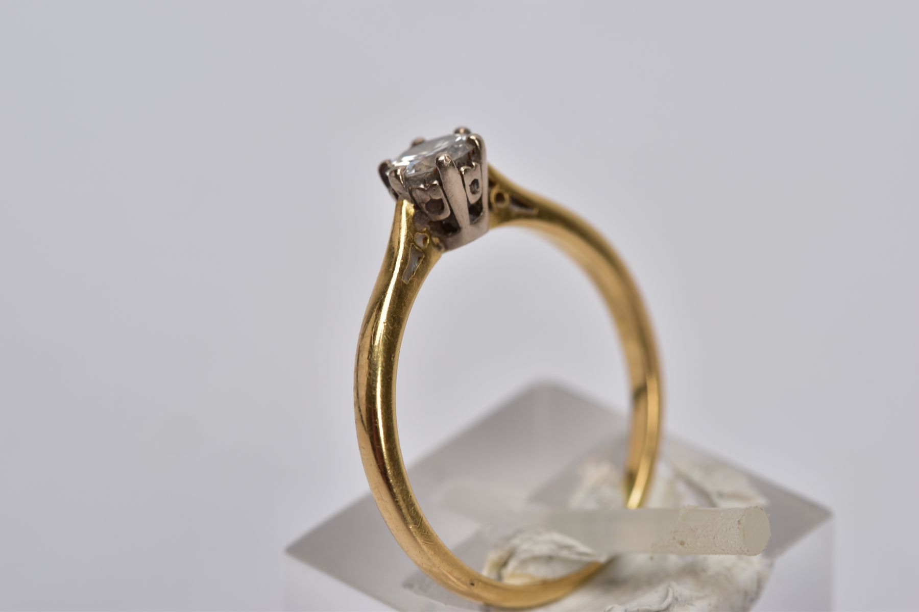 A YELLOW METAL SINGLE STONE DIAMOND RING, designed with a claw set, round brilliant cut diamond, - Image 2 of 3