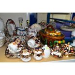 A GROUP OF CERAMICS AND GLASSWARE, including a reproduction majolica game pie dish, an Imari