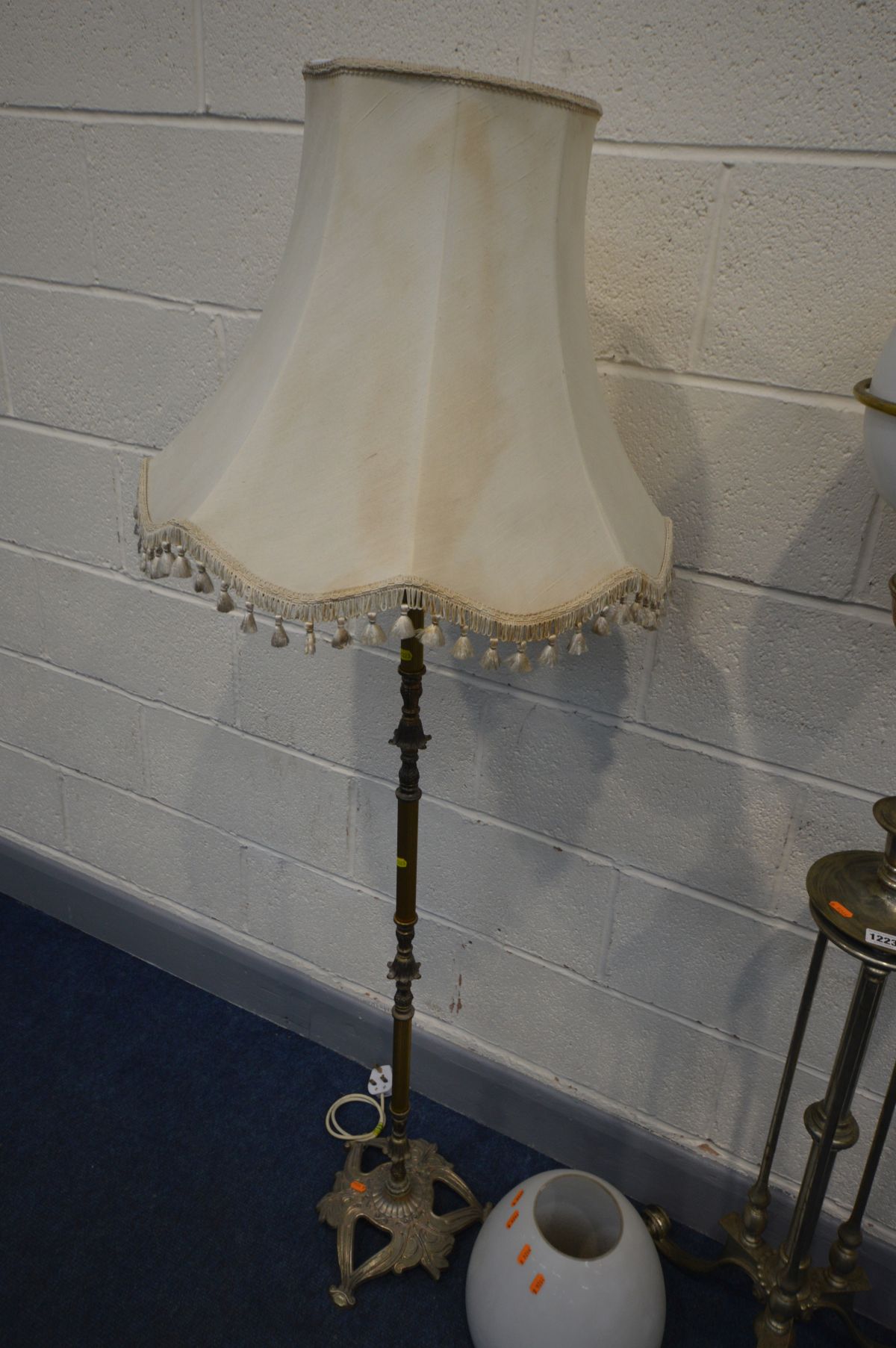 A TELESCOPIC OIL LAMP, white glass shade, brass reservoir, min height 133cm x max height 198cm, with - Image 4 of 4