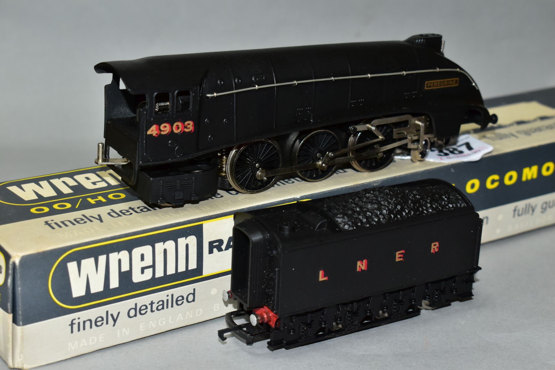 A BOXED WRENN RAILWAYS 00 GAUGE A4 CLASS LOCOMOTIVE, 'Peregrine' No 4903, L.N.E.R black livery ( - Image 3 of 3