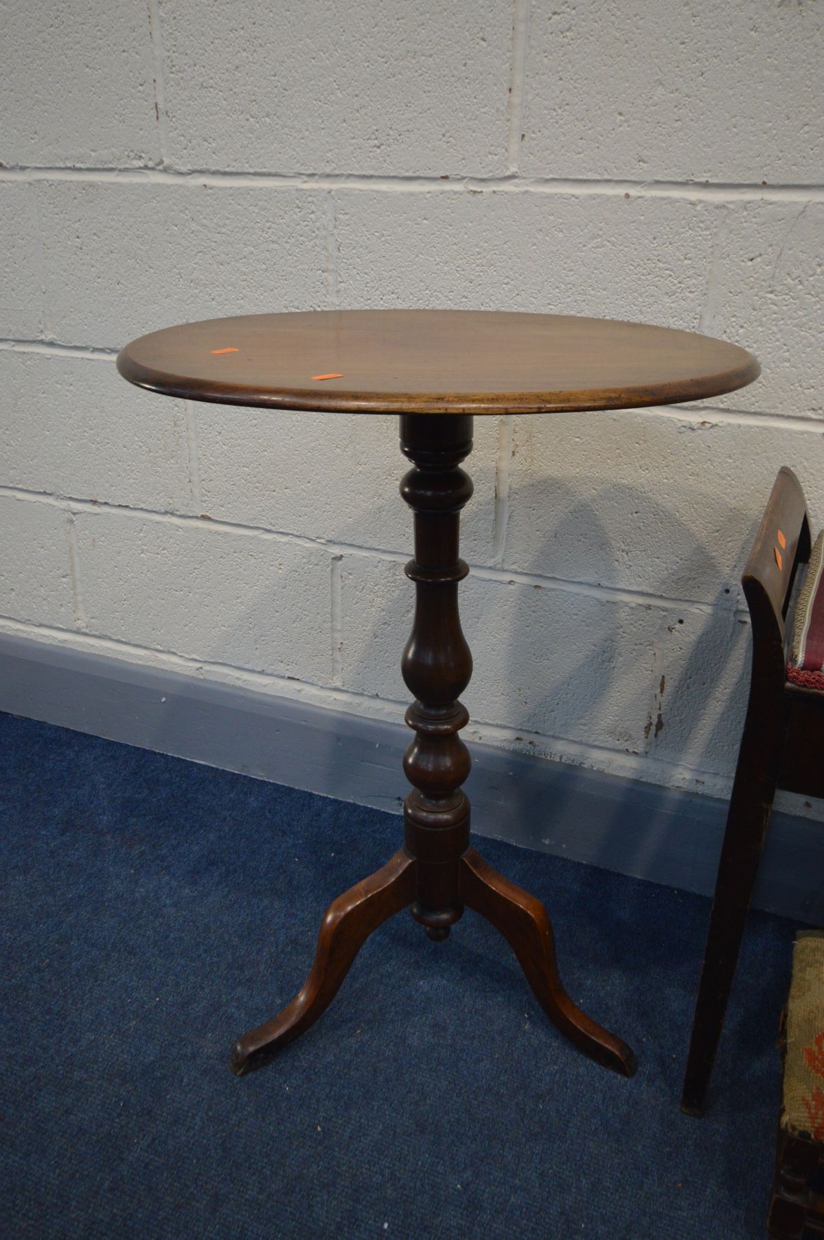 A VICTORIAN MAHOGANY OVAL TRIPOD TABLE, a low mahogany storage box/foot stool, Edwardian piano stool - Image 3 of 4