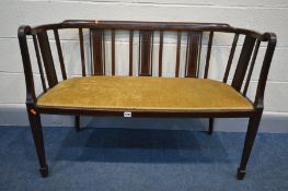 AN EDWARDIAN MAHOGANY AND INLAID SOFA, 109cm