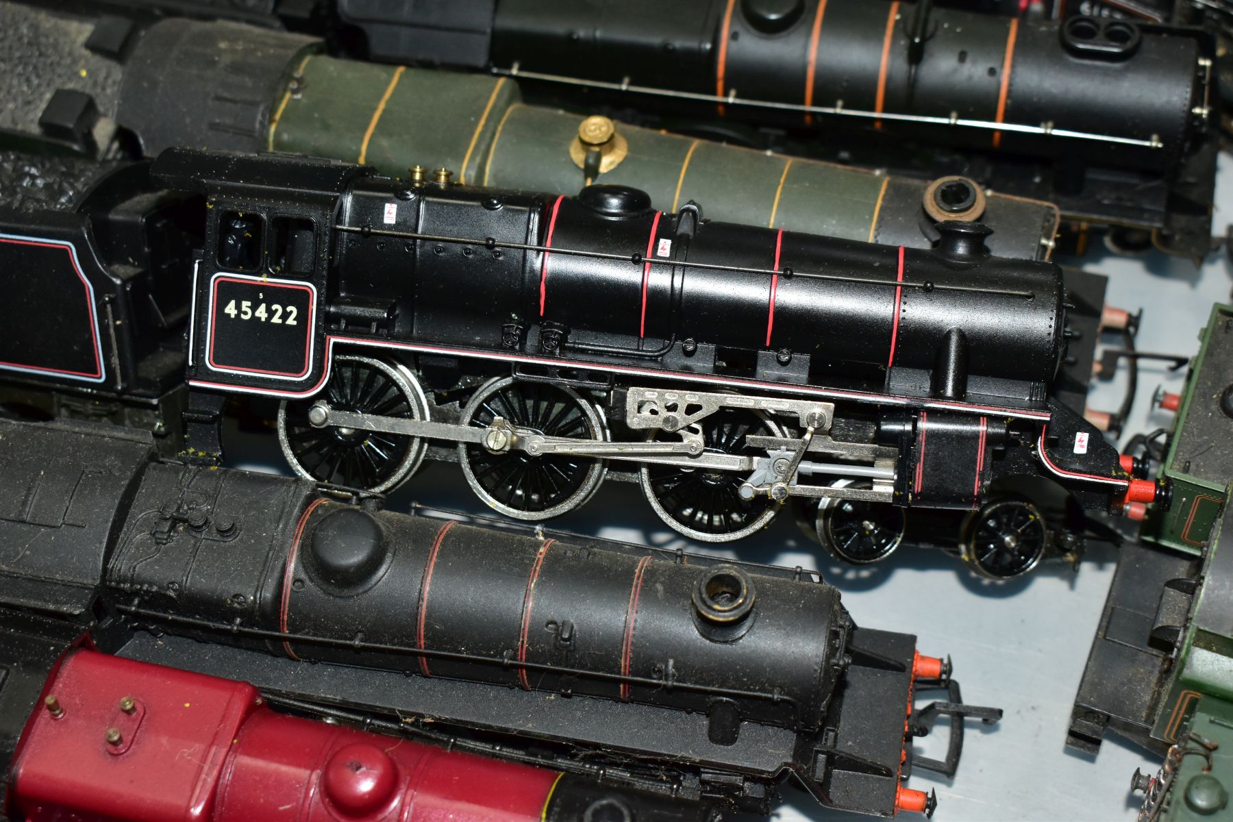 A QUANTITY OF UNBOXED AND ASSORTED 00 GAUGE LOCOMOTIVES, Tri-ang, Hornby, Bachmann, Airfix, Mainline - Image 6 of 9
