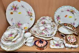 A QUANTITY OF ROYAL CROWN DERBY 'DERBY POSIES' AND ASSORTED IMARI PATTERNS, all four Imari pieces