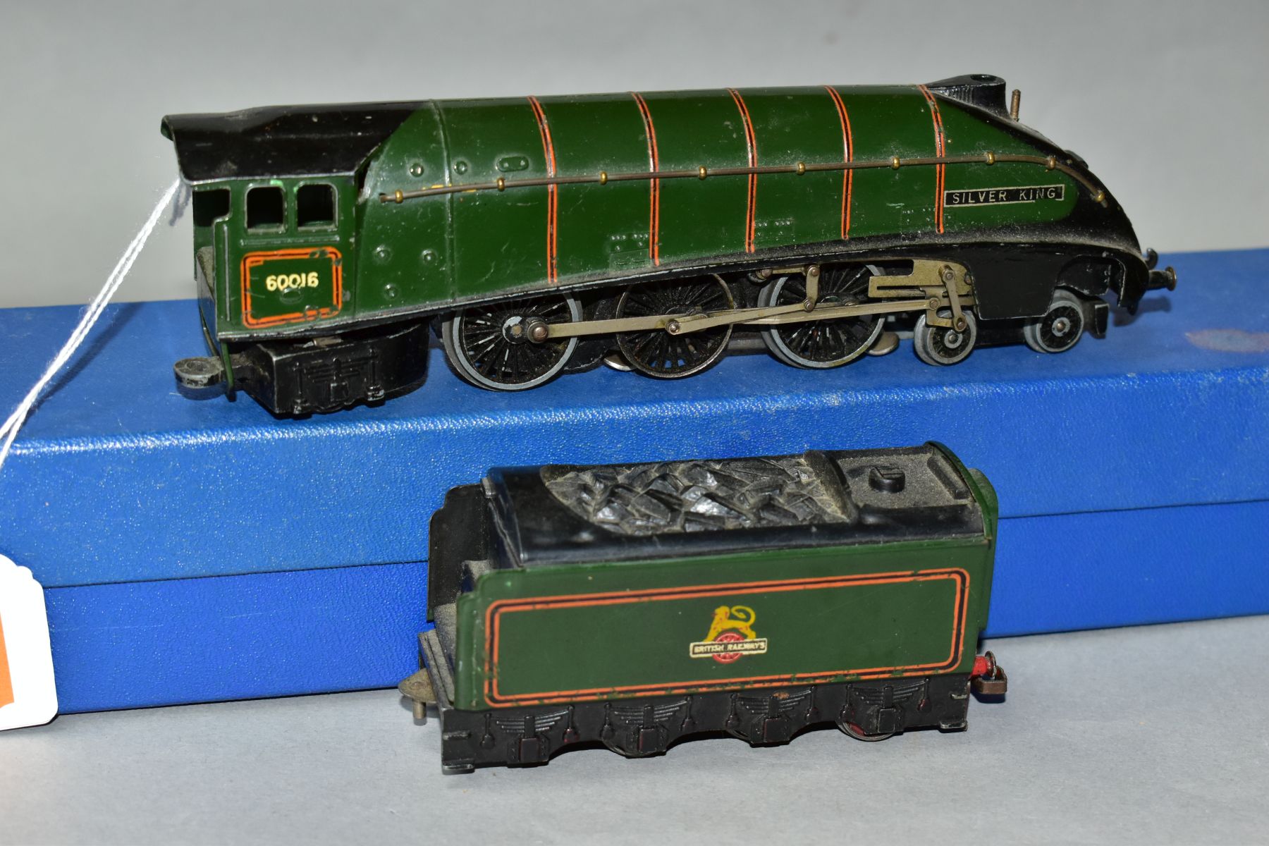 A HORNBY DUBLO A4 CLASS LOCOMOTIVE, 'Silver King' No. 60016, B.R. Lined green livery (EDL11), - Image 3 of 3