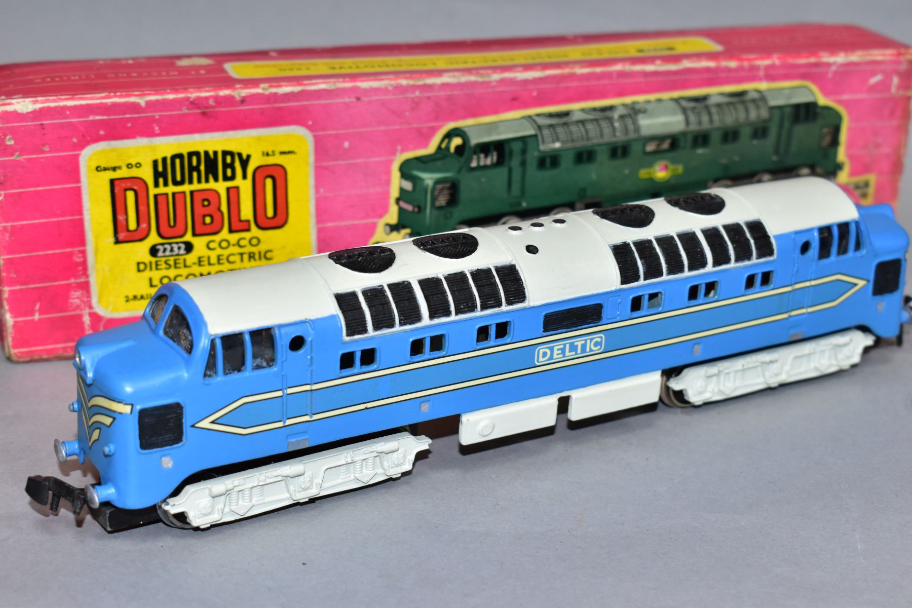 A BOXED HORNBY DUBLO CLASS 55 DELTIC LOCOMOTIVE, has been modified and repainted to represent the - Image 3 of 3