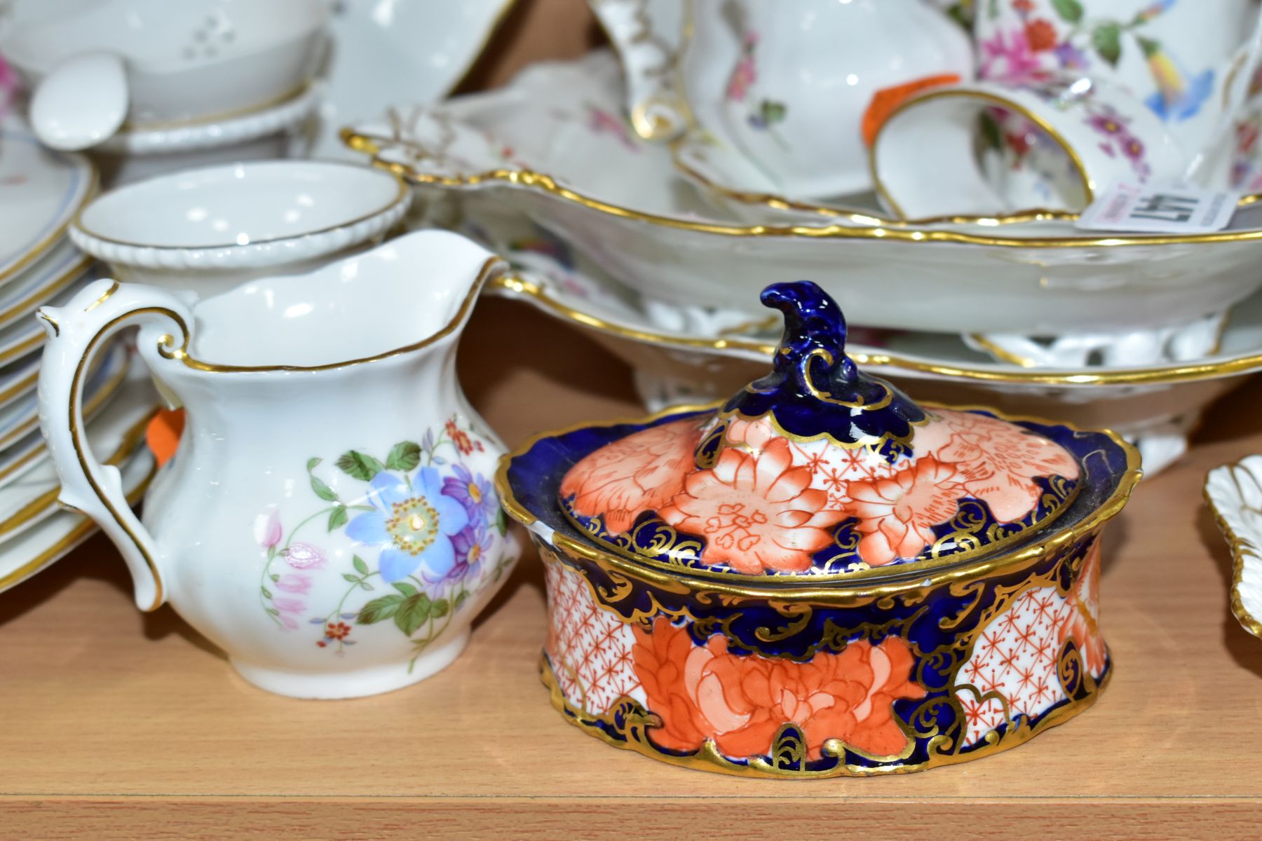 A QUANTITY OF ROYAL CROWN DERBY 'DERBY POSIES' AND ASSORTED IMARI PATTERNS, all four Imari pieces - Image 4 of 8