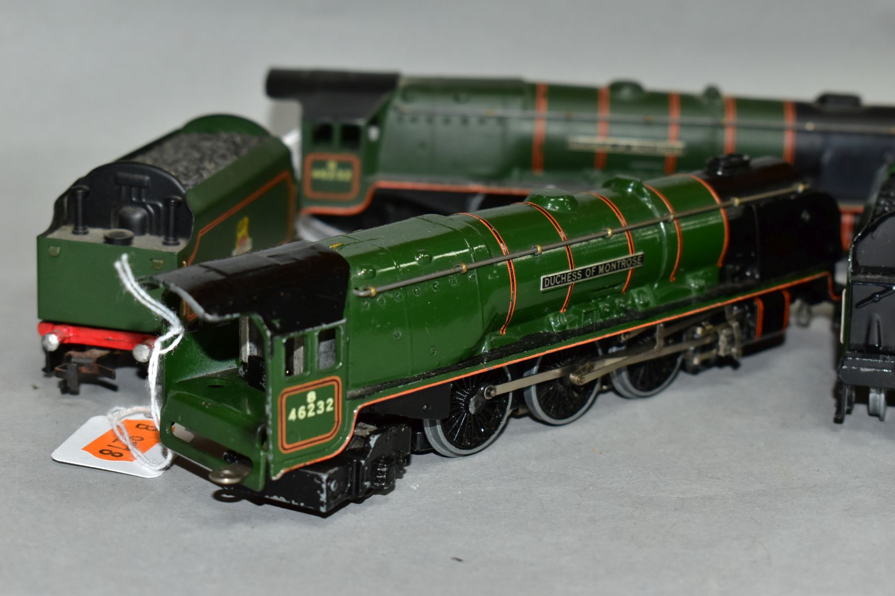 TWO UNBOXED HORNBY DUBLO DUCHESS CLASS LOCOMOTIVES, 'Duchess of Montrose' No 46232 (EDL12), both - Image 5 of 5