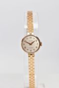 A LADIES 9CT GOLD 'RICHMOND' WRISTWATCH, round silver dial signed 'Richmond seventeen jewels',