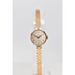 A LADIES 9CT GOLD 'RICHMOND' WRISTWATCH, round silver dial signed 'Richmond seventeen jewels',