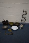 A QUANTITY OF METALWARE TO INCLUDE, two brass jam pans, a coopered and brass bucket, metal