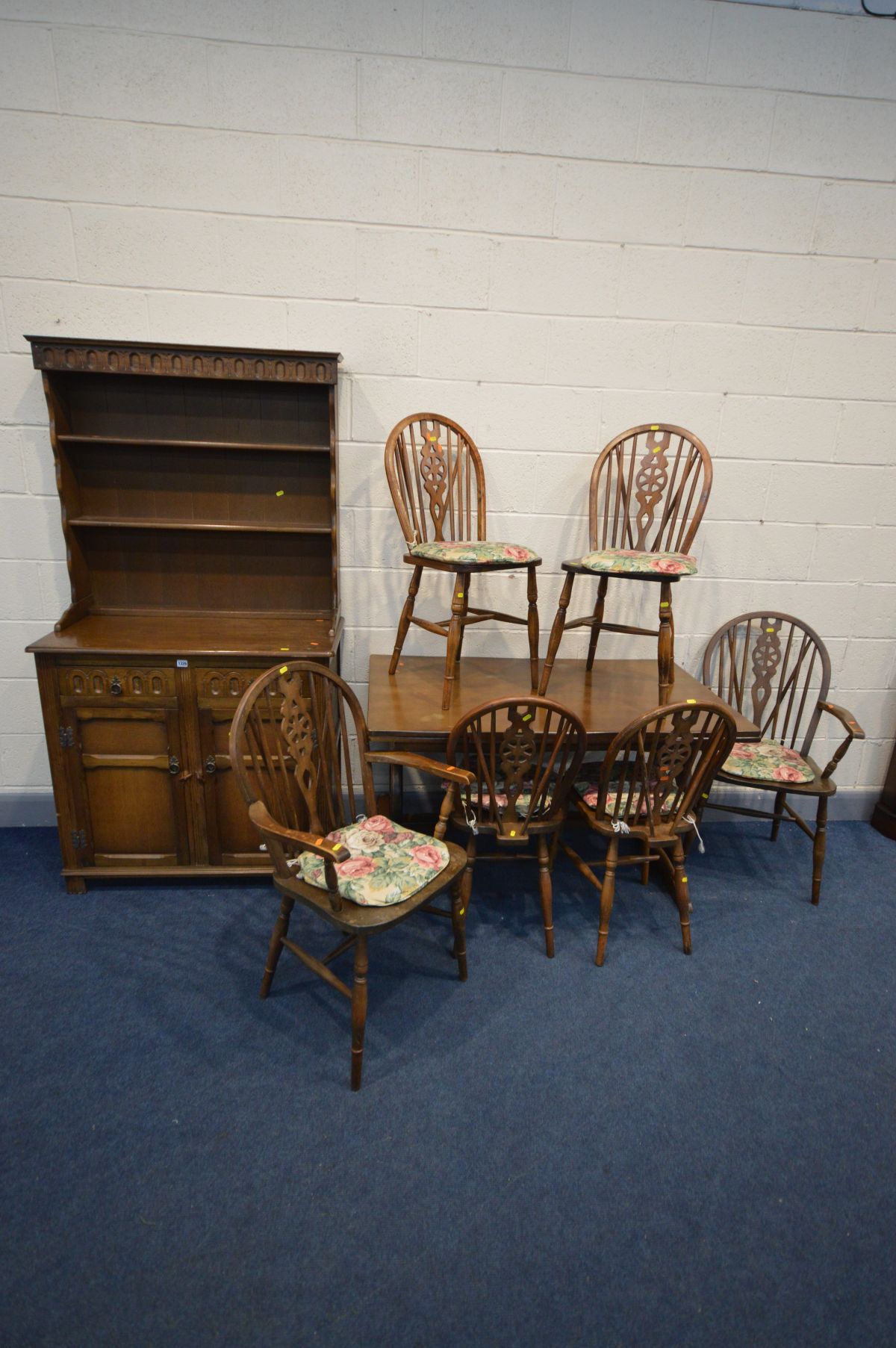 AN OAK DRAW LEAF TABLE, closed width 122cm x open width 182cm x depth 76cm x height 75cm, six oak