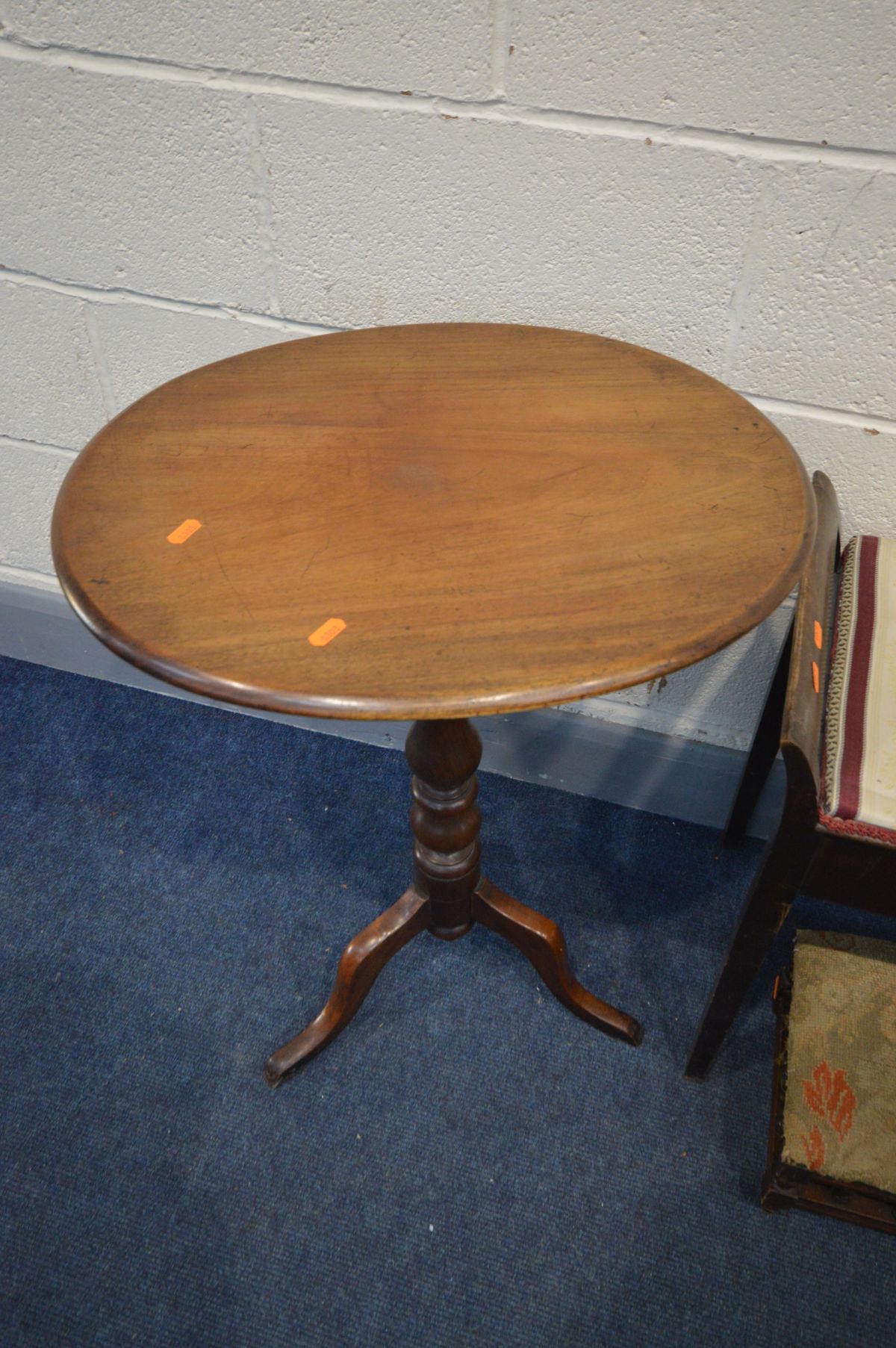 A VICTORIAN MAHOGANY OVAL TRIPOD TABLE, a low mahogany storage box/foot stool, Edwardian piano stool - Image 4 of 4