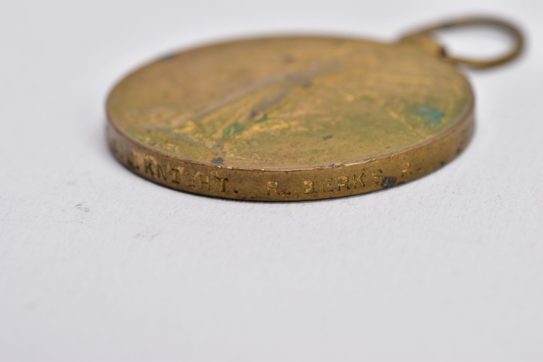 A BAG OF COLLECTABLE SPOONS AND TWO MEDALS, to include a silver teaspoon fitted with an army scene - Image 6 of 9