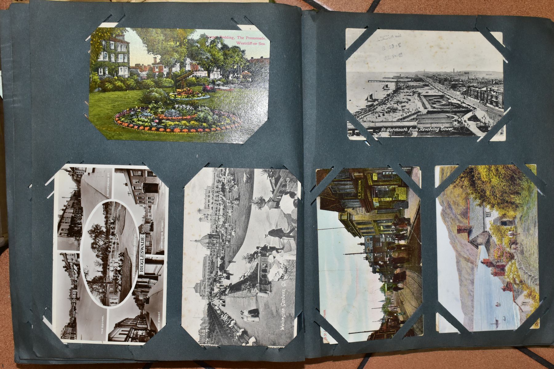 EPHEMERA, a collection of approximately 400 early-mid 20th Century postcards in albums and loose a - Image 10 of 12