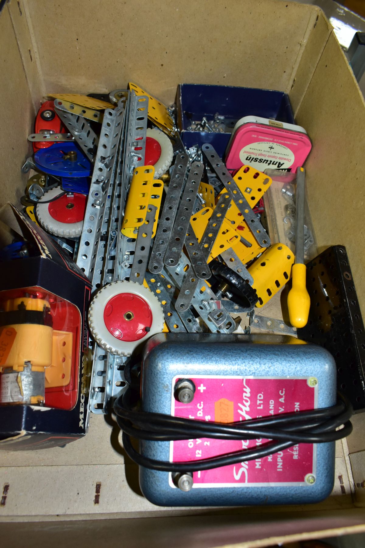 A QUANTITY OF ASSORTED TOYS AND GAMES, to include boxed Meccano set No.7, boxed Meccanno Site - Image 4 of 6