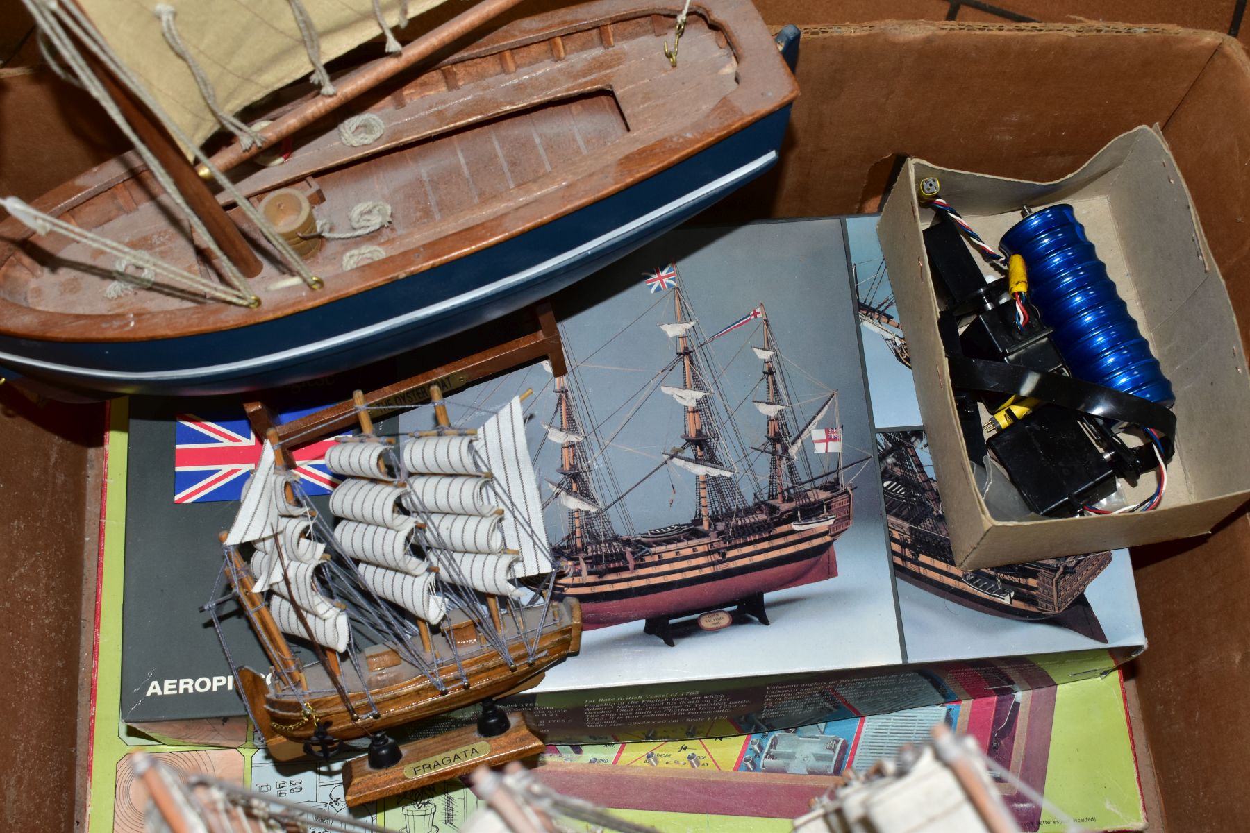 A BOXED UNBUILT AERO PICCOLA WOODEN H.M.S.VICTORY MODEL KIT, 1/170 scale, contents not checked but - Image 6 of 6