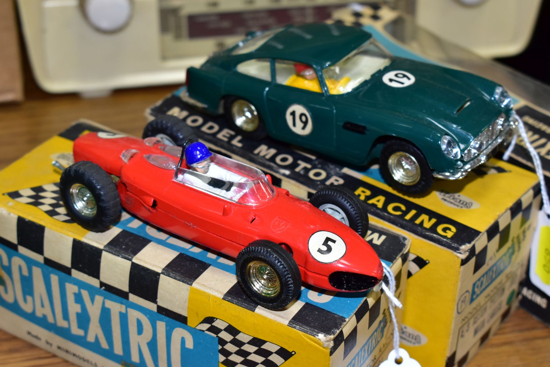 A QUANTITY OF VINTAGE SCALEXTRIC ITEMS, to include three boxed cars, Lister Jaguar, No C56, in - Image 8 of 8