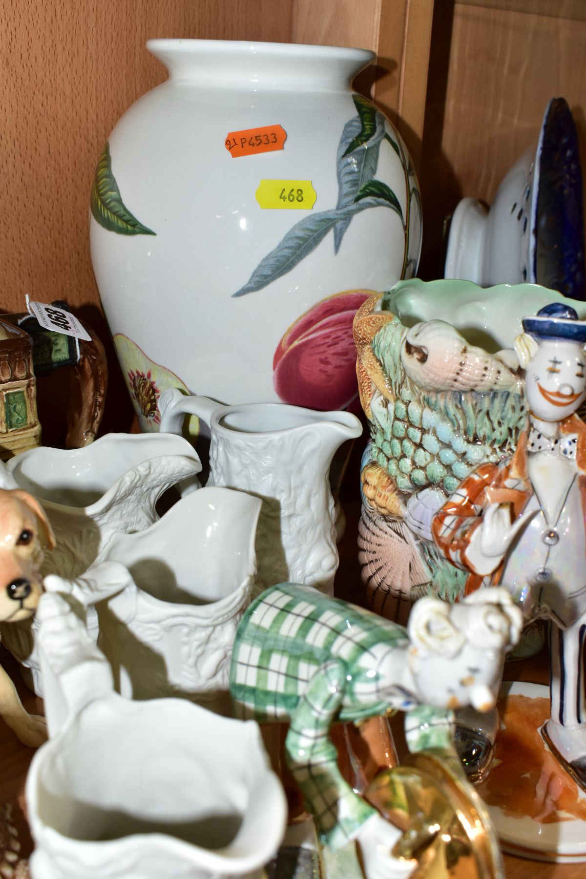 A GROUP OF ASSORTED CERAMICS, to include two Italian pottery clown figures, S.D, a Royal Doulton ' - Image 7 of 12