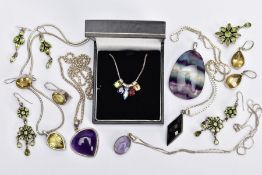 A SELECTION OF WHITE METAL SEMI-PRECIOUS GEMSTONE JEWELLERY, to include a large polished oval