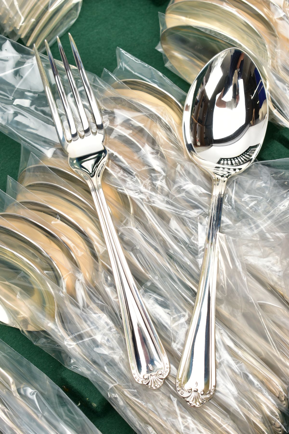 A 115 PIECE CANTEEN OF SILVER CUTLERY FOR TWELVE COVERS, comprising nine Jesmond pattern pieces - Image 9 of 12