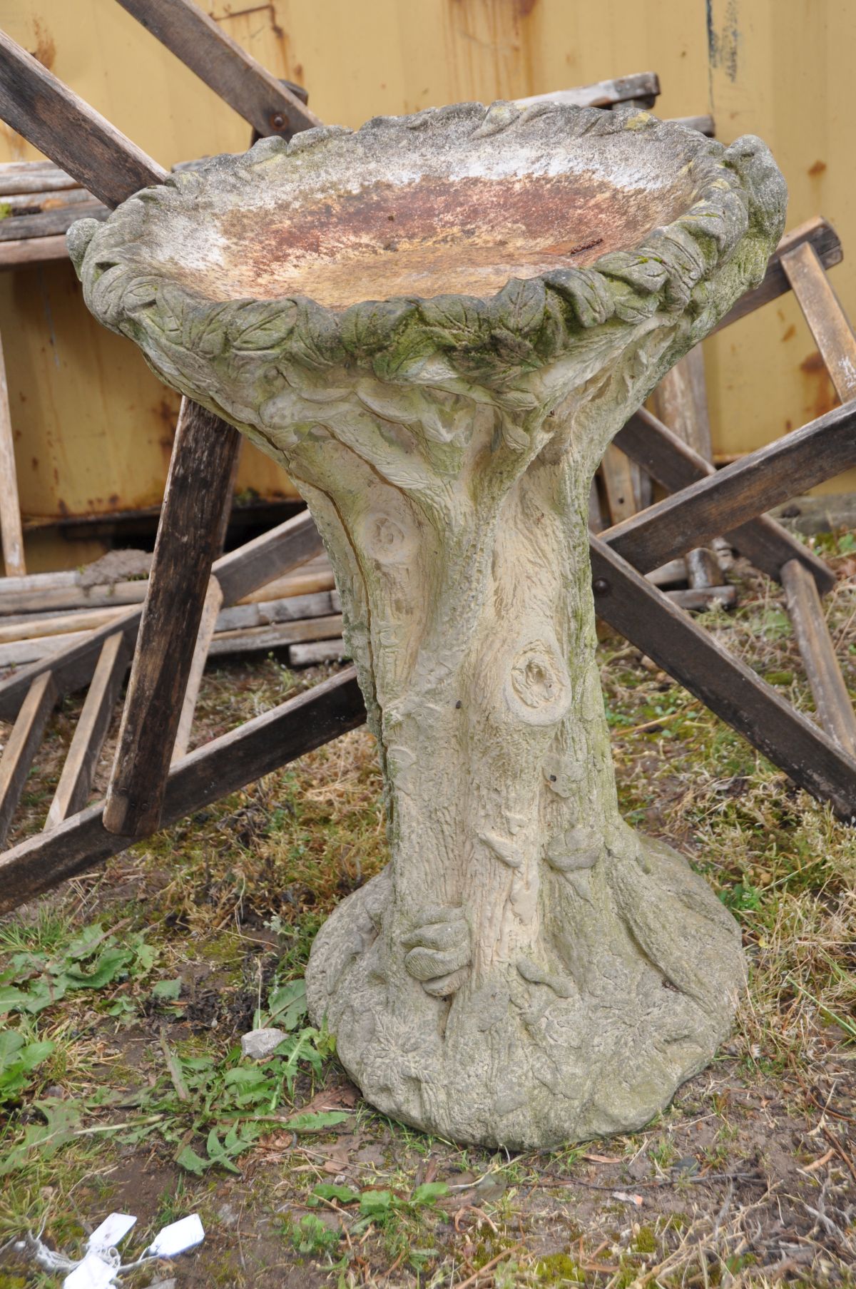 A PAIR OF COMPOSITE ONE PIECE BIRD BATHS in the form of a tree trunk with foliate bowl and birds - Image 2 of 2