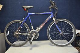 A CROSS ATLANTIS MOUNTAIN BIKE, with 22in frame, 18 speed gears