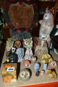 A COLLECTION OF OWL ORNAMENTS, to include an Italian alabaster example of square form, green hard