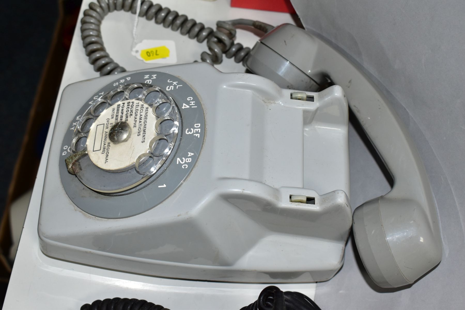A MID 20TH CENTURY NORTHERN ELECTRIC CANADA BLACK TELEPHONE, with volume control dial underneath ' - Image 4 of 5