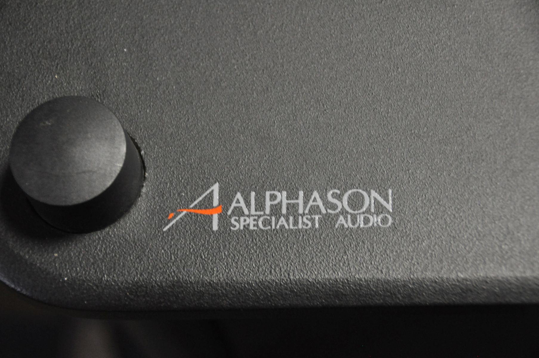 AN ALPHASON FOUR TIERED HI FI STAND 60cm wide, 40cm deep and 85cm high - Image 2 of 2