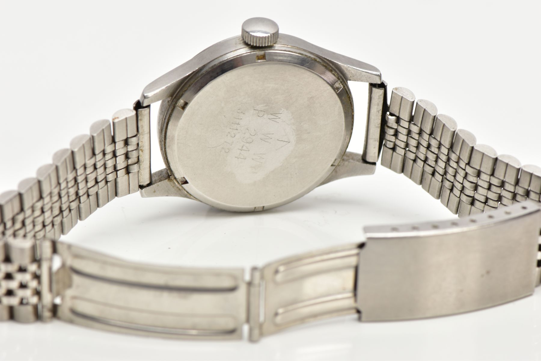 AN ETERNA STAINLESS STEEL BRITISH MILITARY ISSUE GENTLEMANS WRISTWATCH, CASE BACK MARKED WITH - Image 6 of 6