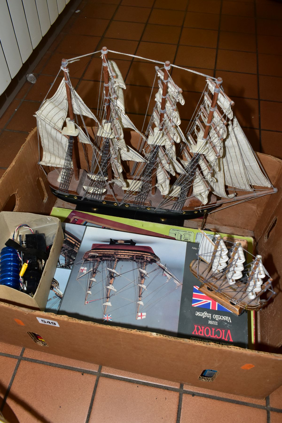 A BOXED UNBUILT AERO PICCOLA WOODEN H.M.S.VICTORY MODEL KIT, 1/170 scale, contents not checked but - Image 3 of 6