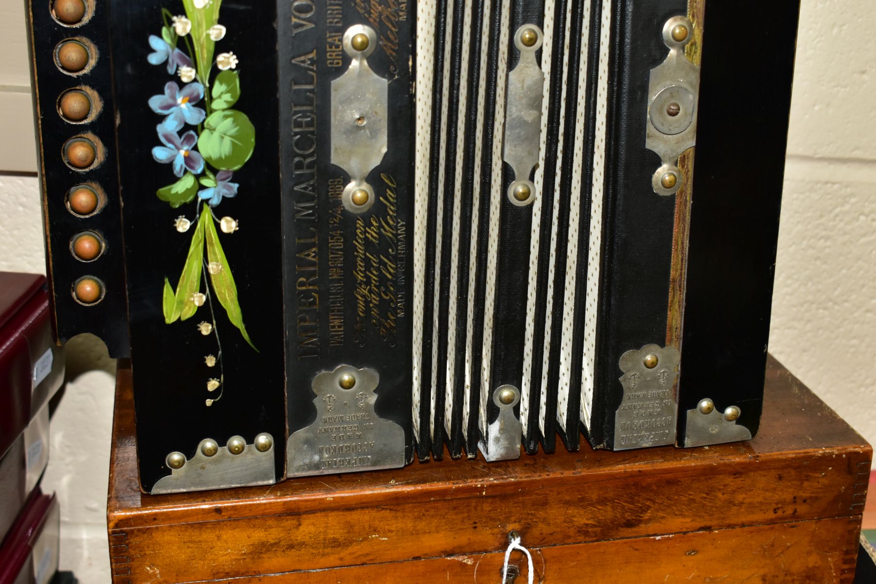 A LATE 19TH CENTURY CASED GERMAN IMPERIAL MARCELLA VOX HUMANA ACCORDIAN, with ten buttons, - Image 7 of 8