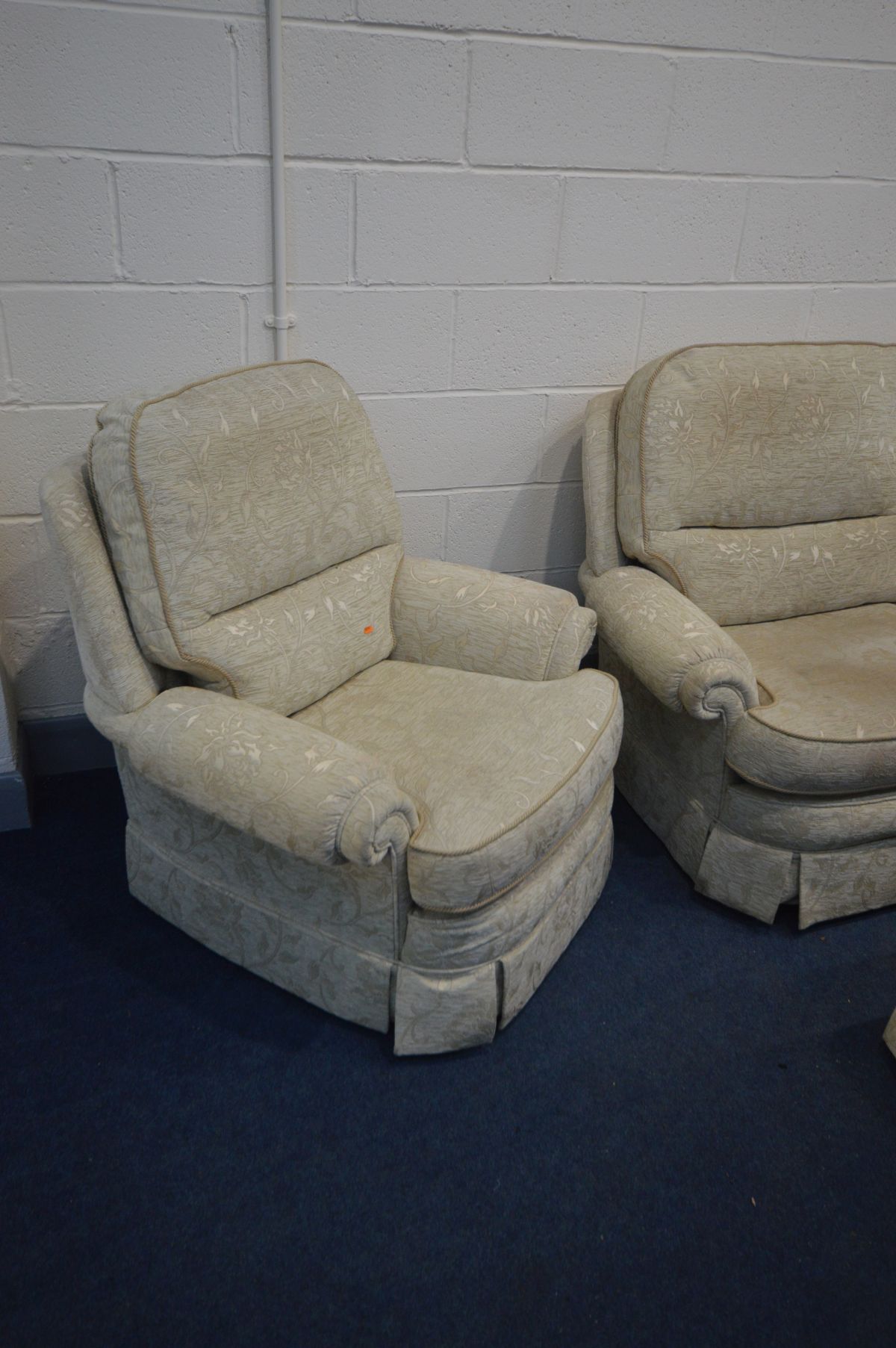AN UPHOLSTERED THREE PIECE LOUNGE SUITE, comprising a two seater settee, pair of armchairs and a - Image 2 of 3