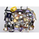 A TRAY OF ASSORTED LADIES AND GENTS FASHION WRISTWATCHES, POCKET WACTCHES AND PIN BADGES, mostly