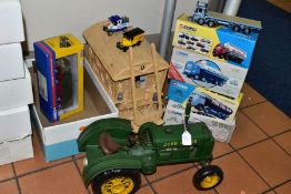 A QUANTITY OF BOXED AND UNBOXED CORGI CLASSICS DIECAST TRUCK/LORRY MODELS, to include Volvo FM