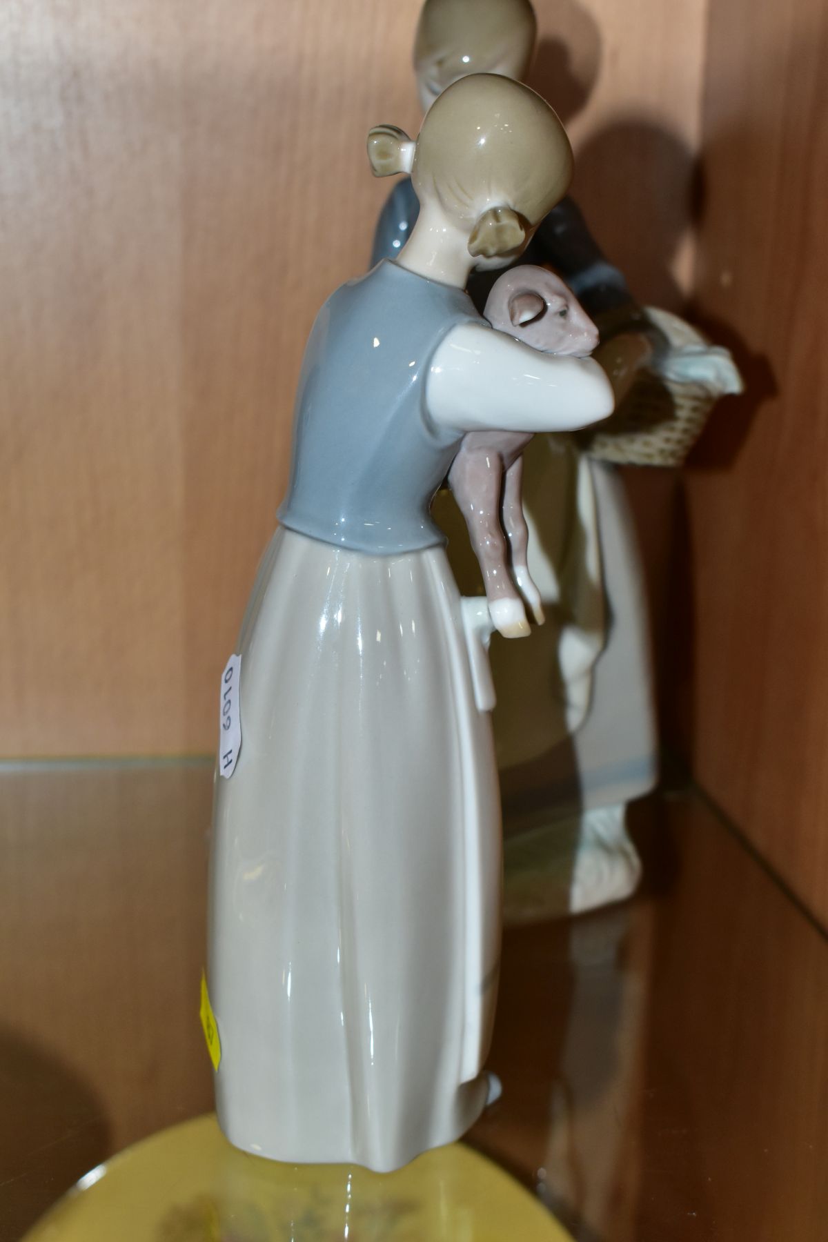 TWO LLADRO FIGURE GROUPS, a Girl with Basket Feeding Geese, sculpture Vincent Martinez issued 1969 - Image 7 of 12