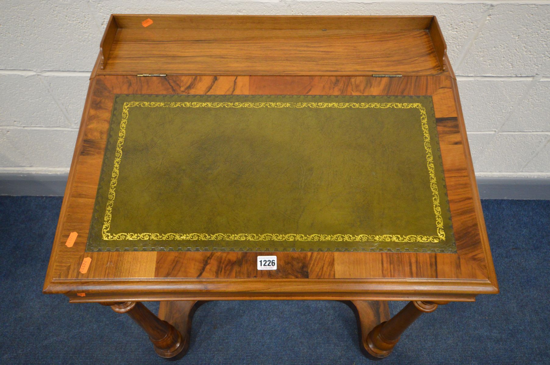 A REPRODUCTION WALNUT DAVENPORT, gallery top, green leather tooled inlaid lid, enclosing four - Image 4 of 5