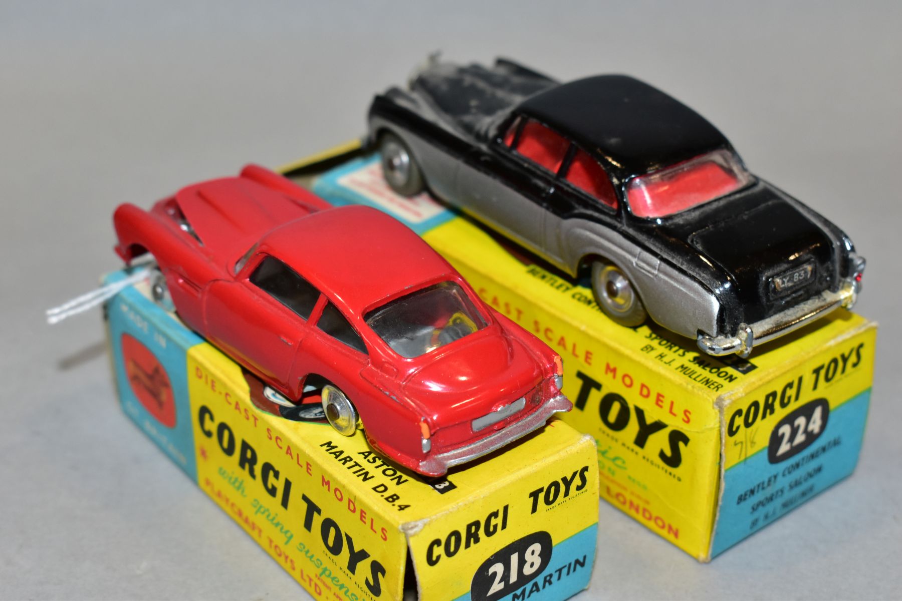 TWO BOXED CORGI TOYS CARS, Bentley Continental Sports Saloon, No 224, black over silver body with - Image 5 of 7