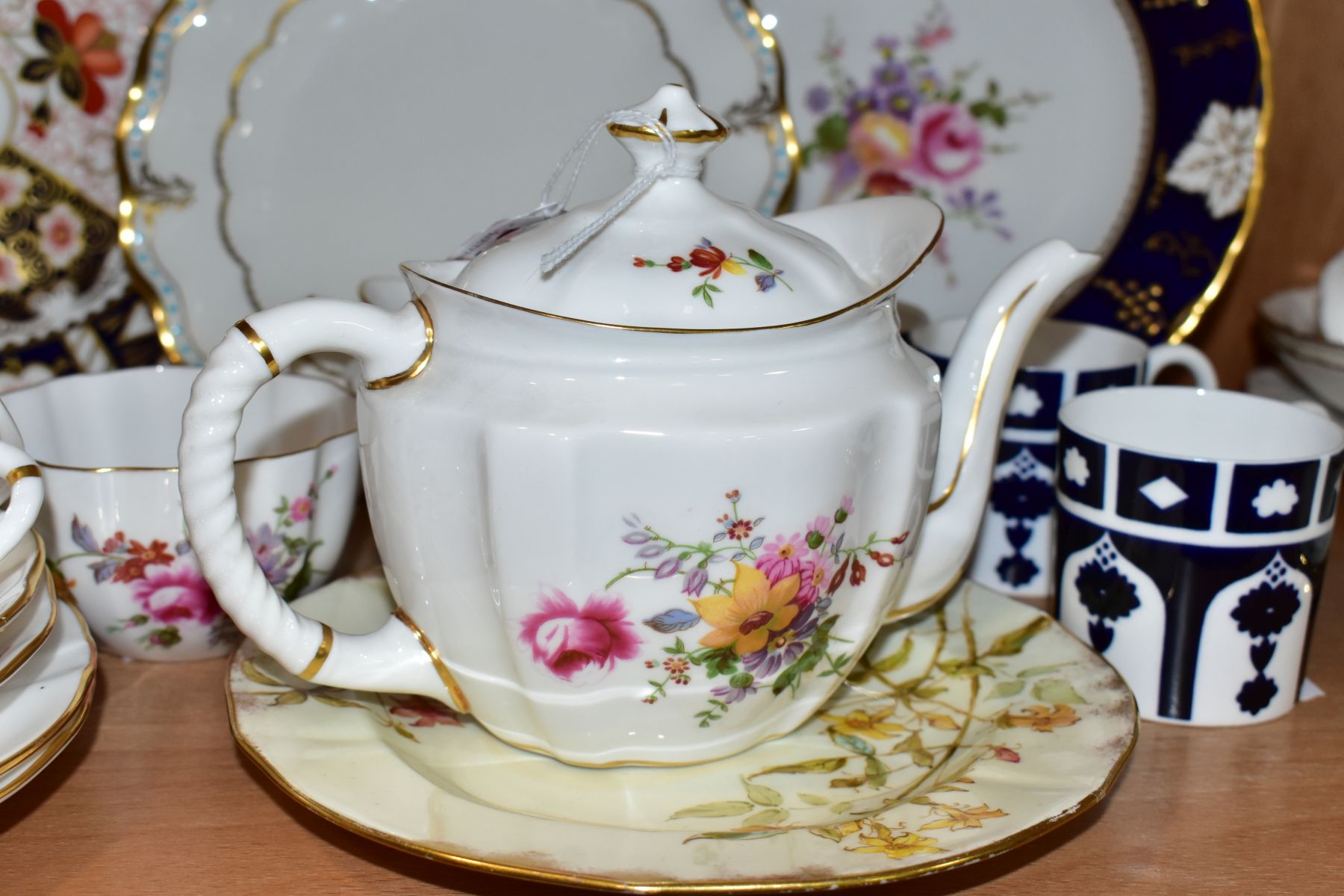 A GROUP OF ROYAL CROWN DERBY, to include a Derby Posies tea for two (teapot hairline), milk jug, - Image 4 of 6