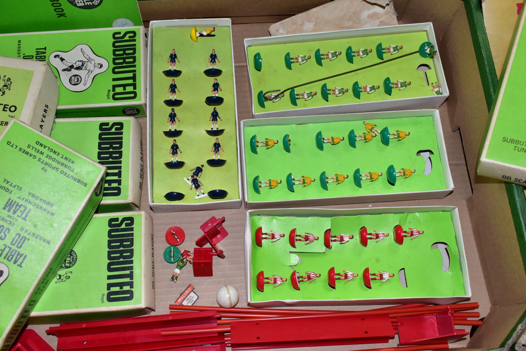 A QUANTITY OF BOXED AND UNBOXED SUBBUTEO, to include seven boxed heavyweight teams, majority with - Image 5 of 8