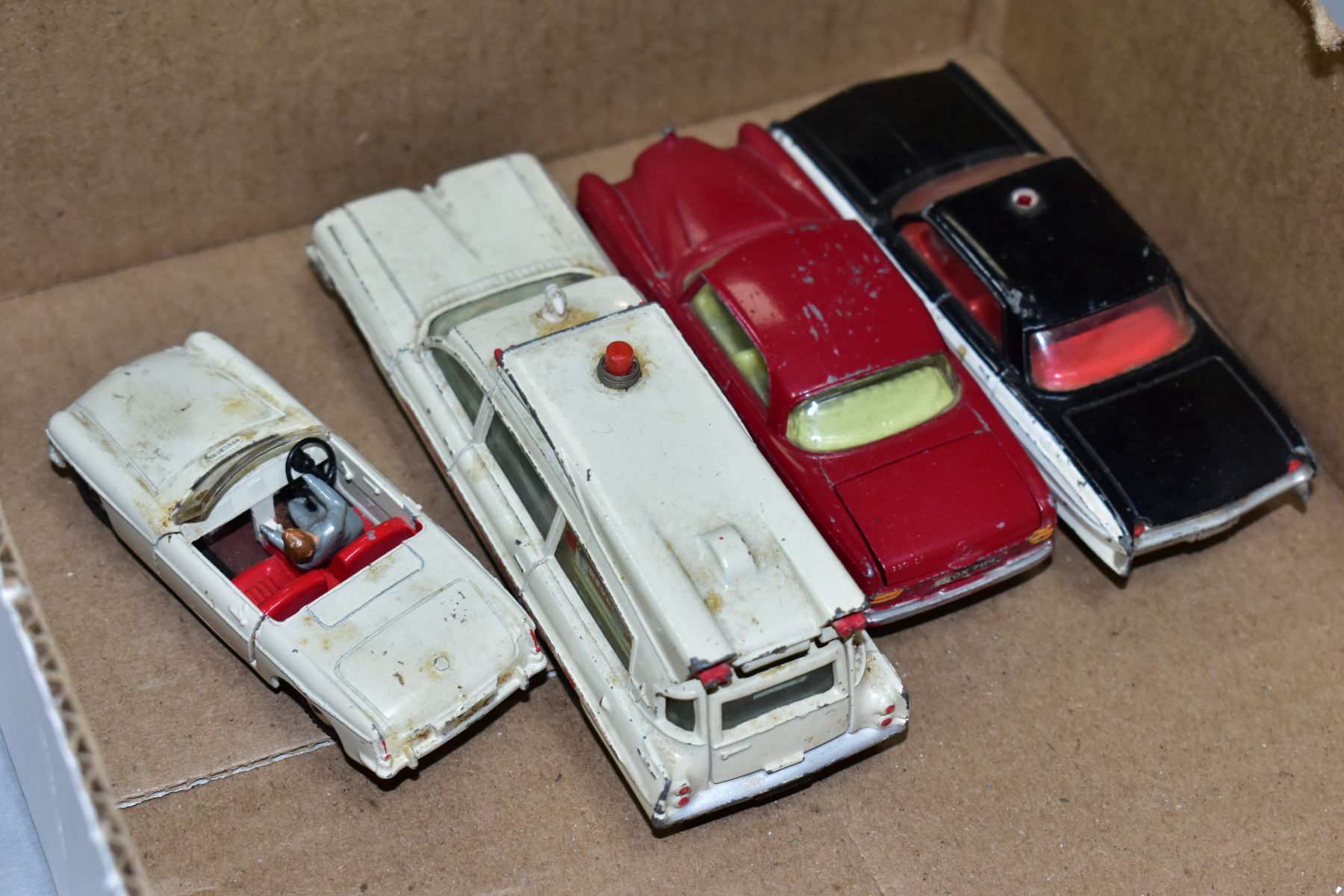 A QUANTITY OF BOXED AND UNBOXED PLAYWORN DIECAST VEHICLES, unboxed Dinky Toys M.G.B. Sports car, - Image 3 of 3