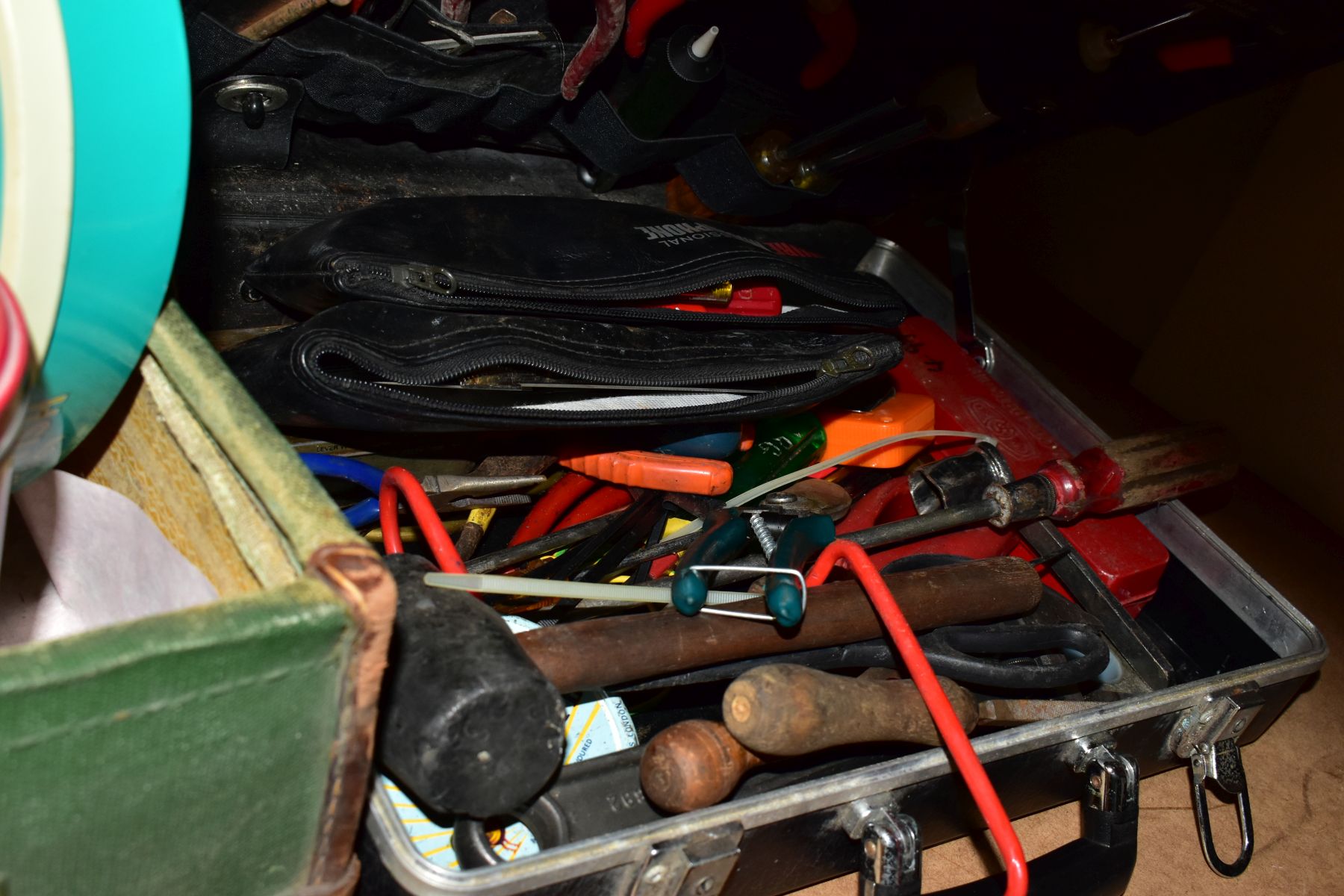 A CASE OF MISCELLANEOUS DIY TOOLS, including screwdrivers, spanners, metal cutters/tin snips, - Image 5 of 5