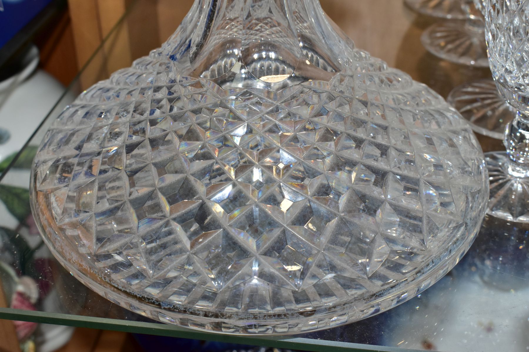 A WATERFORD CRYSTAL SHIPS DECANTER AND MATCHING WATERFORD GLASSES, 'Boyne' pattern, to include a set - Image 7 of 9