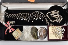 A SELECTION OF SILVER AND WHITE METAL ITEMS, to include a silver necklace, designed with cone