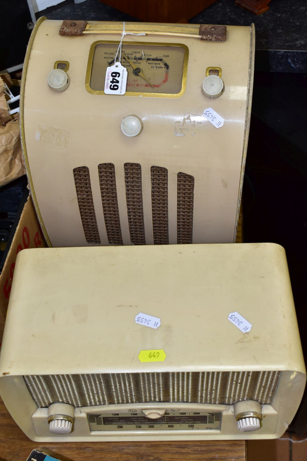 A VINTAGE EVER READY CREAM PLASTIC AND WOODEN CASED RADIO, reg.design 848748, woodworm to sides of