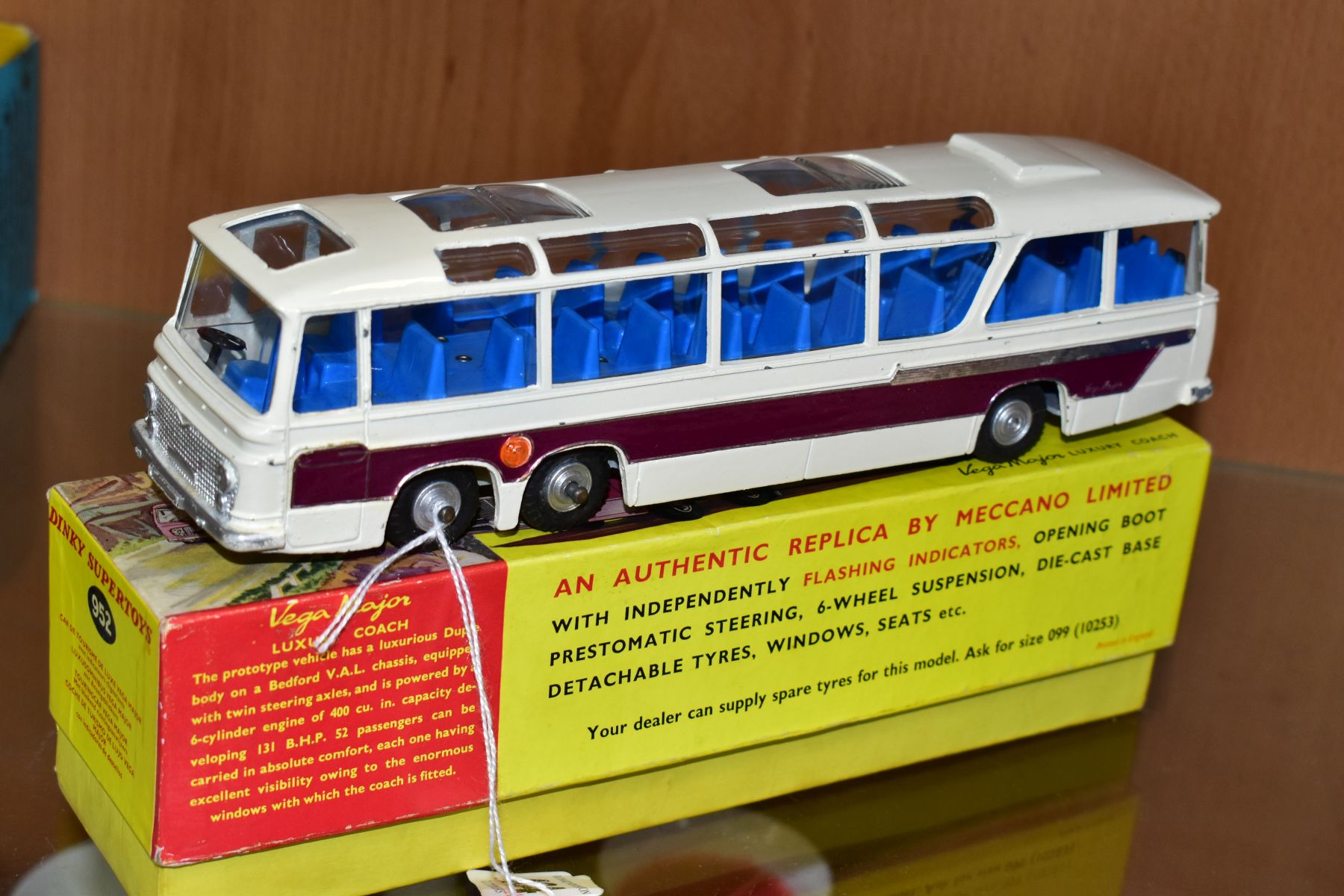 A BOXED DINKY SUPERTOYS BEDFORD VAN DUPLE VEGA MAJOR LUXURY COACH, No. 952, version with flashing