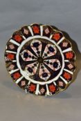 A ROYAL CROWN DERBY IMARI WAVY EDGED PLATE, 1128 pattern, orange backstamp, diameter 22cm (